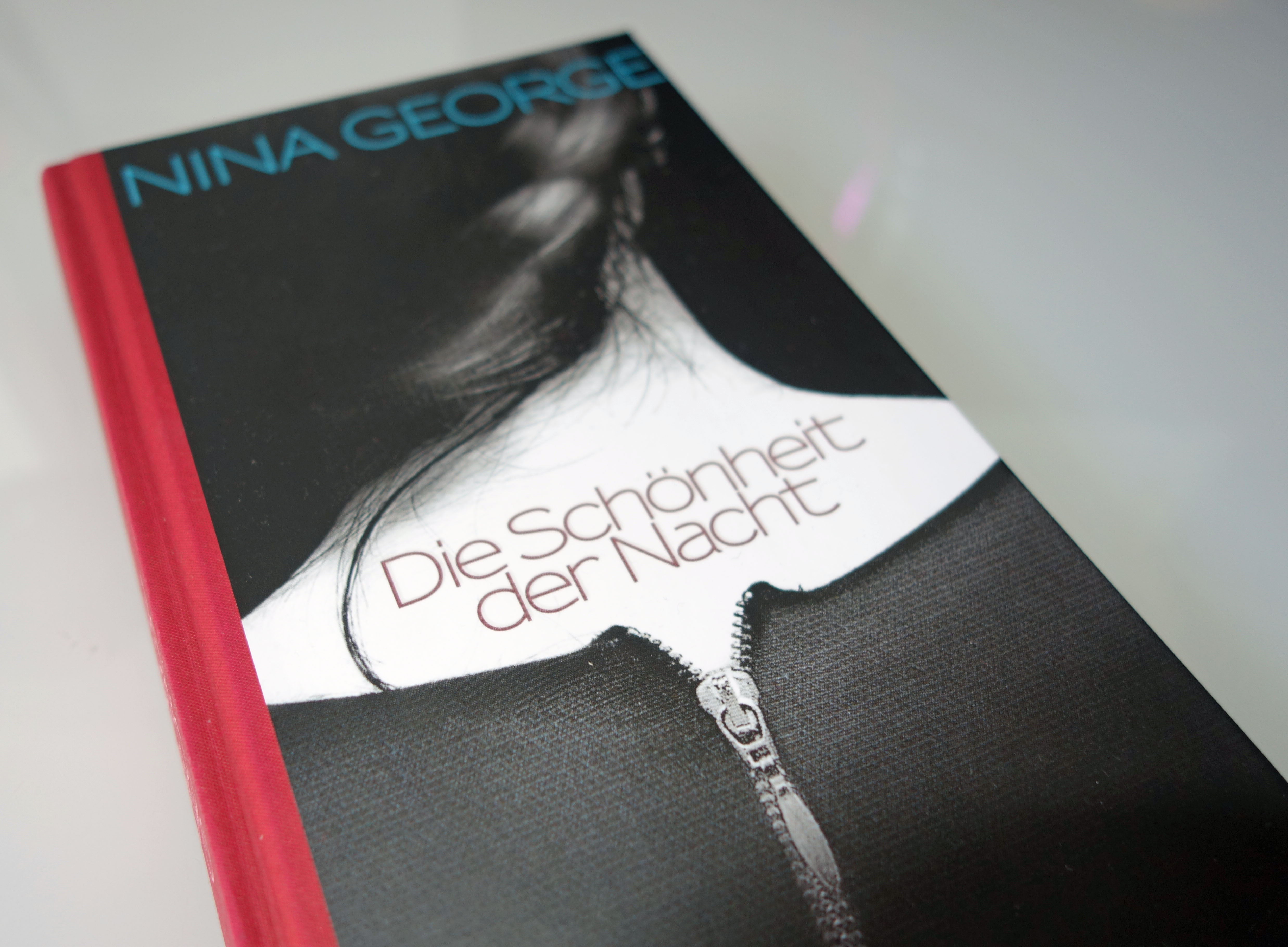 Rezension „Die Schönheit der Nacht“ Nina Eulenmatz Liest